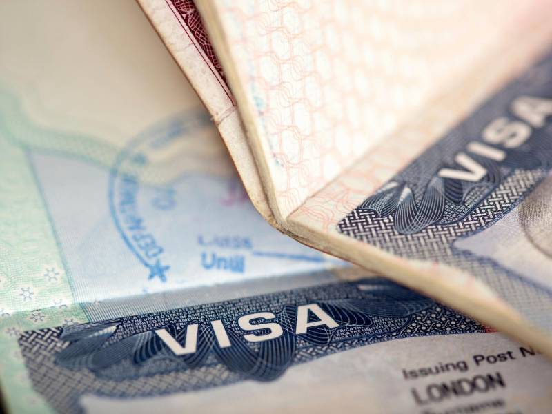 El Gobierno estadounidense ha incluido a Venezuela y Cuba a una lista con 25 nuevos países cuyos ciudadanos deben depositar fianzas de hasta 15.000 dólares para solicitar la entrada en Estados Unidos, según especificó esta semana el Departamento de Estado.