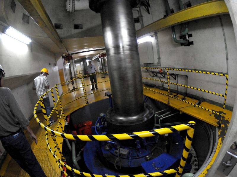 Las turbinas y generadores de la hidroeléctrica Francisco Morazán podrían sufrir un recalentamiento por el mal estado de los enfriadores que desde hace años los técnicos vienen solicitando pero la ENEE no les da respuesta.