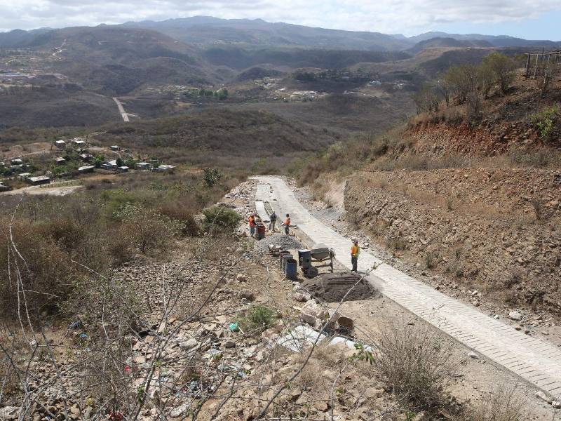 La carretera pasará la aldea La Cañada con dirección a la aldea Santa Rosa y luego bordeará la montaña para salir a la zona de El Tizatillo.