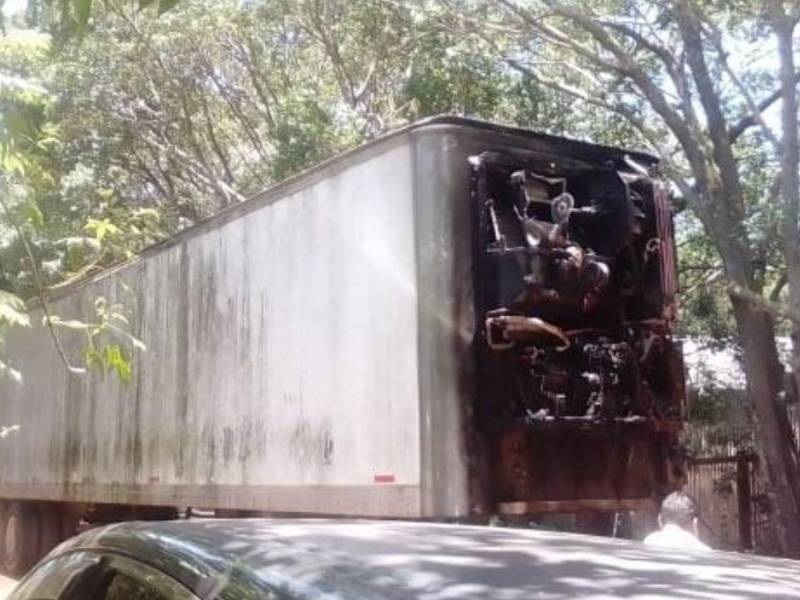 El contenedor que almacenaba los cadáveres quedó completamente dañado.