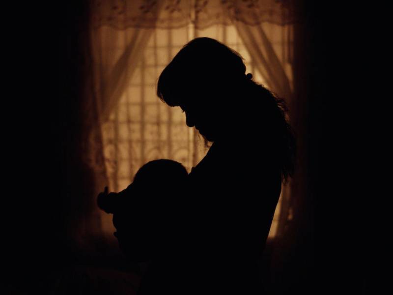 La cinta combina una estética naturalista con una narrativa íntima que explora la fortaleza interior, el amor y la resiliencia.