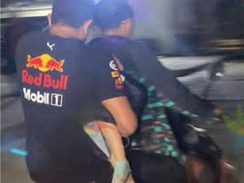 Momento en que la menor era trasladada a un centro asistencial.