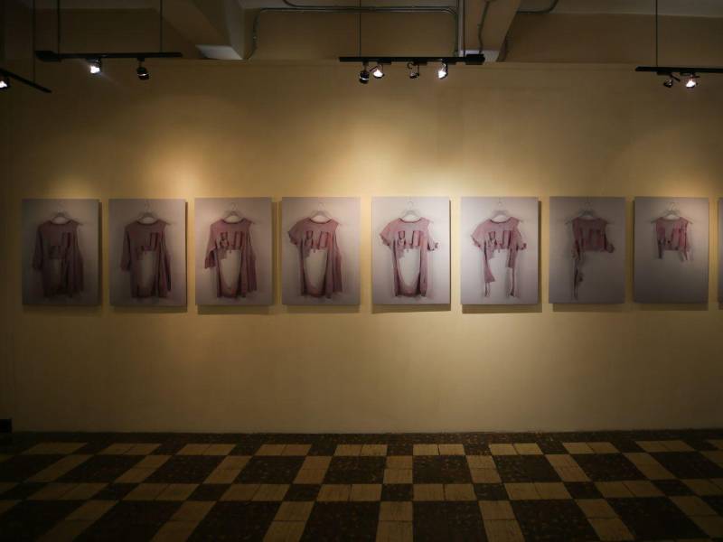 “Diáspora” es uno de los subproyectos de “C/A/R/tografías urbanas” más sensibles, un tema universal que tenía que estar integrado en el abordaje del artista desde el territorio.