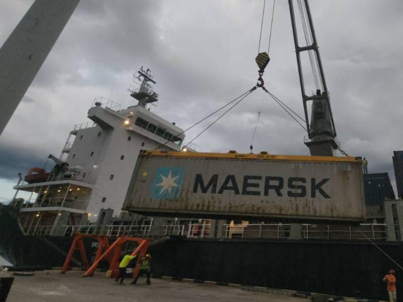 Las Fuerzas Armadas desembarcaron más de 1.7 millones de libras de un químico potente en el puerto de Henecán de San Lorenzo, Valle.
