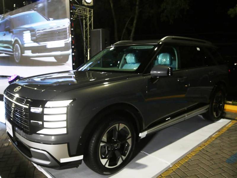 La SUV insignia de Hyundai se presenta en el país respaldada por prestigiosos premios internacionales que destacan su innovación, confort y funcionalidad.