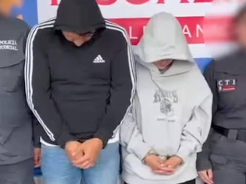 Una pareja de falsos médicos fue imputada por la Fiscalía colombiana acusada de practicar cirugías estéticas a más de 200 personas en Bogotá, Colombia, sin contar con títulos profesionales ni las condiciones sanitarias requeridas, informó este sábado la entidad.