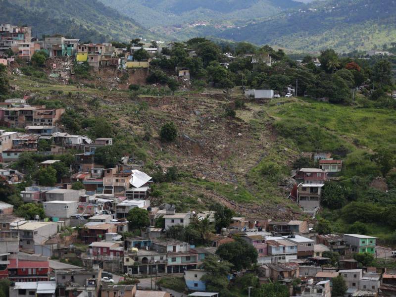 Desde el 2022 varias casas colapasan en la zona de Reparto por Arriba, Reparto por Abajo, Cerrito Blanco, La Santa Rosa y la Guillén.