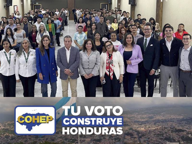 Estudiantes de la Universidad Tecnológica de Honduras (UTH) participaron activamente en el diálogo promovido por el COHEP sobre la importancia del sufragio y la participación ciudadana.