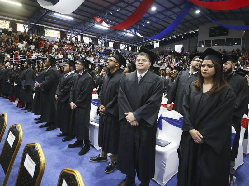 Los nuevos profesionales de CEUTEC aportarán al desarrollo de Honduras con sus habilidades y conocimientos.