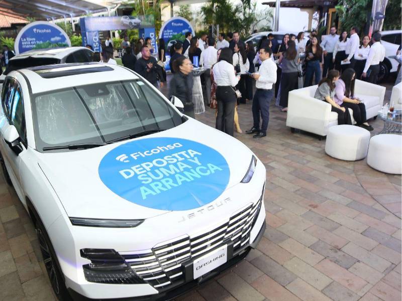 Los clientes de Ficohsa acumulan por cada 500 lempiras depositados e incrementos en una cuenta de ahorro.