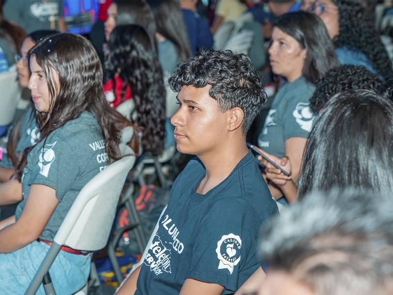 El público asistente se sumó con entusiasmo a la jornada solidaria, respaldando la causa de la Teletón y el compromiso social impulsado por Grupo Ficohsa.