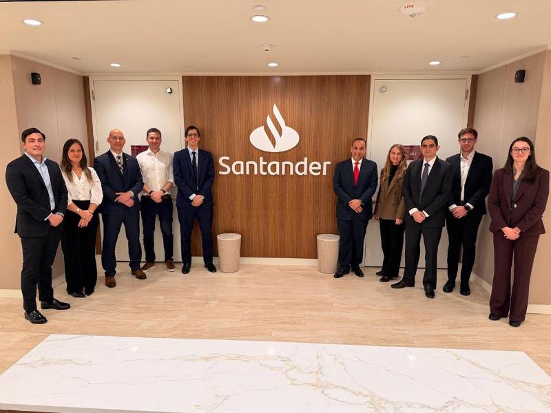 La firma del financiamiento se realizó en Nueva York con ejecutivos de Banco Ficohsa y Banco Santander.