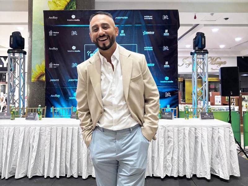Abraham Espinoza, director de El hombre se ha vuelto loco, durante la conferencia de prensa previa al estreno.