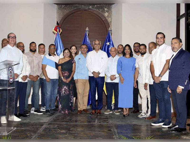 Banco LAFISE participó como patrocinador de la “Noche de Tabaco y Ron a ritmo de Merengue”, iniciativa organizada por la Embajada de la República Dominicana en Honduras para fortalecer los vínculos entre ambos países.