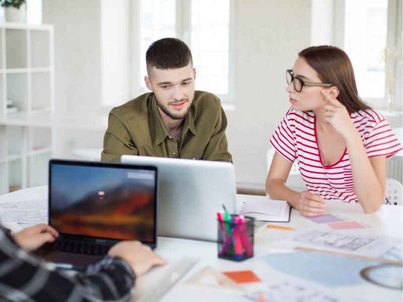 El storytelling estratégico permite generar mayor conexión, confianza y recordación en los consumidores.