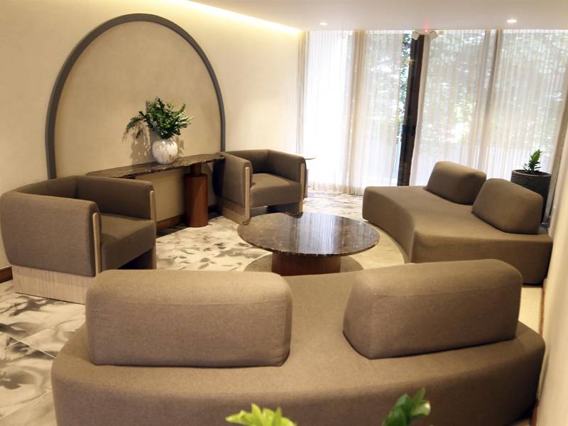 Con una inversión orientada a la modernización de sus espacios, Hotel Alameda inicia una nueva etapa que combina tradición, innovación y un servicio de excelencia para huéspedes, familias y empresas.