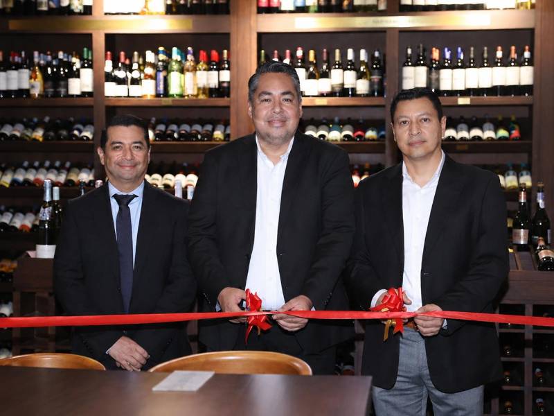 Casa del Ron celebró la apertura de su nueva tienda en City Plaza, consolidando su presencia en Tegucigalpa con una propuesta que combina licores premium, asesoría especializada y experiencias únicas para sus clientes