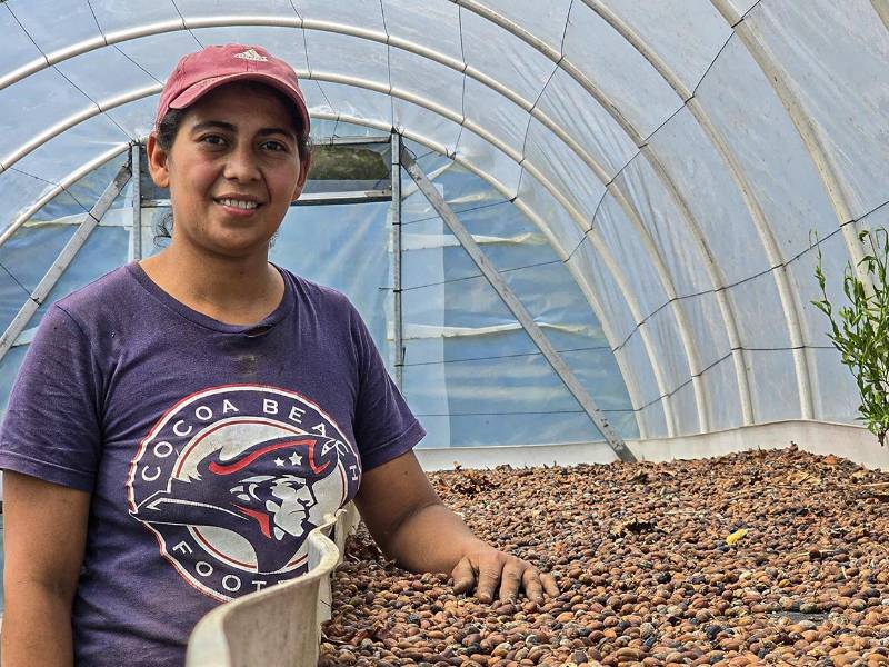 Los beneficiados reciben asistencia técnica mediante una capacitación continua en mantenimiento y buenas prácticas postcosecha.