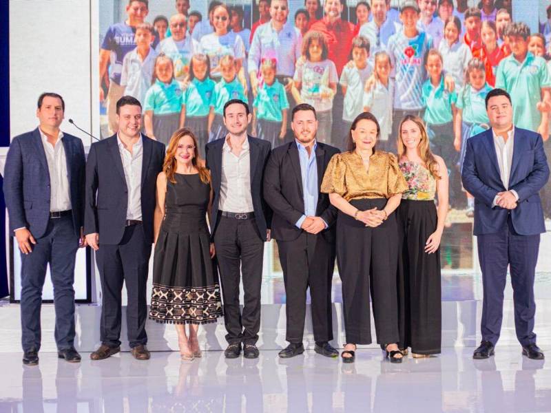 Miembros del Consejo de Administración del Molino Harinero Sula realizaron el lanzamiento oficial de la Fundación Goldstein.