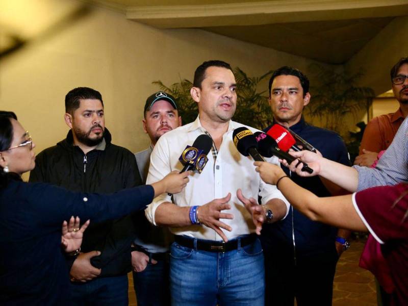 La visita de una comitiva del Congreso Nacional de Honduras a El Salvador estuvo acompañada de cinco bulos, entre imágenes creadas con inteligencia artificial y declaraciones falsas atribuidas a funcionarios de ambos países.