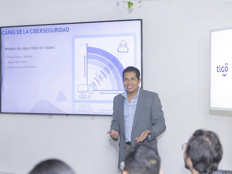 Una arquitectura de ciberseguridad en capas garantiza la continuidad del negocio ante amenazas digitales crecientes.