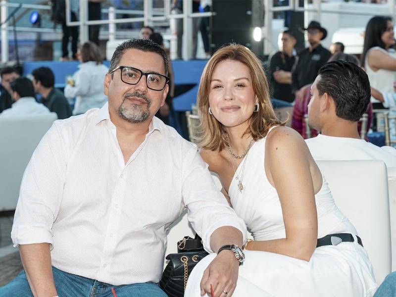 Los asistentes vivieron al máximo cada presentación, disfrutando de la música en un ambiente lleno de energía y emoción.