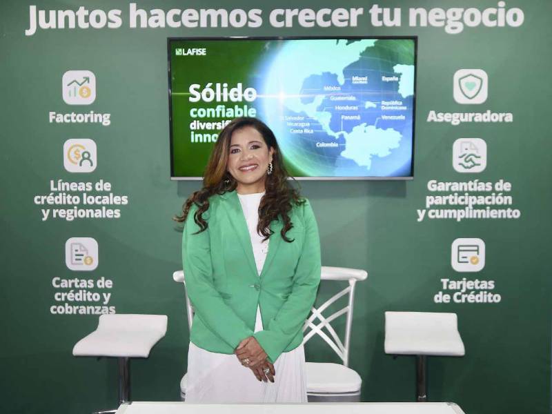 Lizeth Rivas, Vicegerente de Segmento Jurídico de LAFISE, destaca el acompañamiento que brinda la institución a las empresas hondureñas en sus operaciones de comercio exterior.