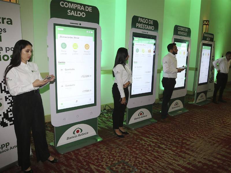 Centro de Experiencias Digitales donde los asistentes interactuaron con la App en tiempo real.