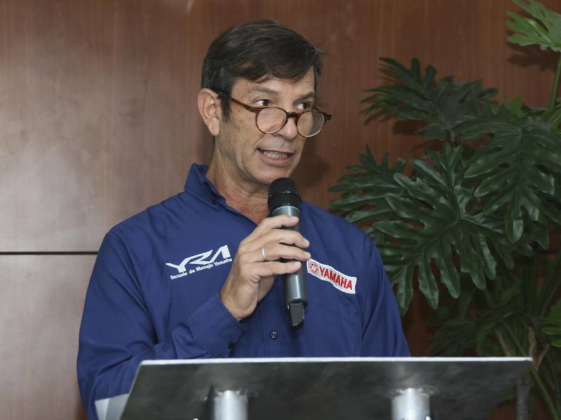 Xavier Villeda, representante de Ultramotor, señaló que la capacitación, el uso correcto del casco, el conocimiento de la motocicleta y el mantenimiento preventivo son fundamentales para fortalecer la conducción segura.