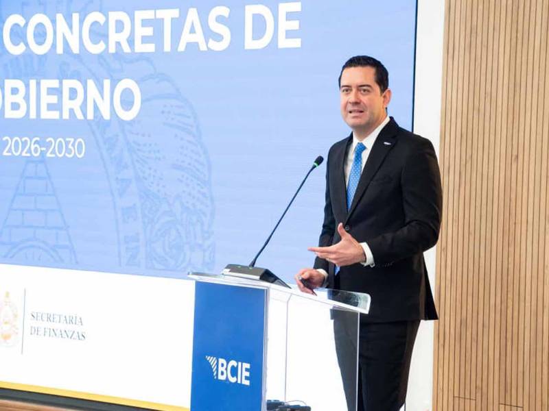 Emilio Hernández, secretario de Estado en el Despacho de Finanzas y gobernador titular por Honduras ante el BCIE, participó en el diálogo sobre las perspectivas económicas y oportunidades de inversión del país.