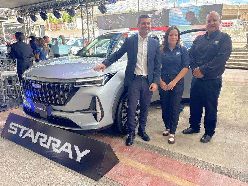 CASA JAAR presentó el nuevo Geely Starray en la feria automotriz Expomóvil 2026, que se realiza del 4 al 6 de septiembre en el Polideportivo de la UNAH, en Tegucigalpa.