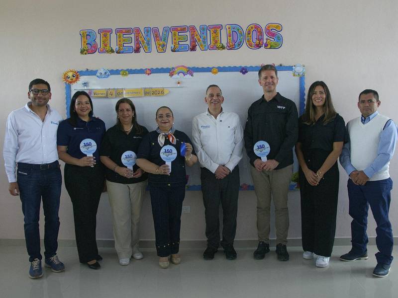 Representantes de Fundación Ficohsa celebran el hito de alcanzar 150 centros educativos apoyados en Honduras, reafirmando su compromiso con la educación y el futuro de la niñez.