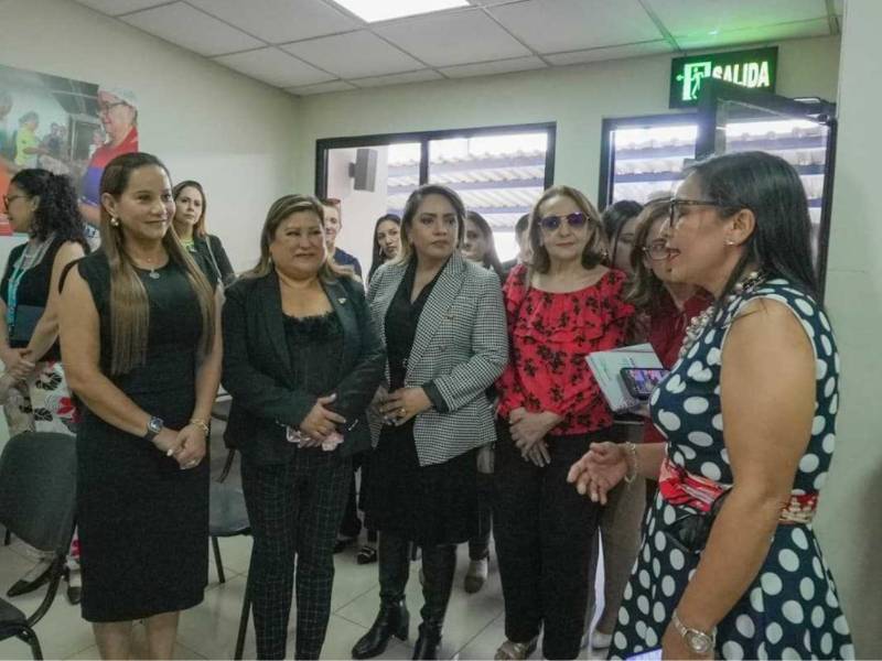Centro Ciudad Mujer enfocado en la atención integral de la población femenina.En el lugar se ofrecen servicios en distintas áreas especializadas.