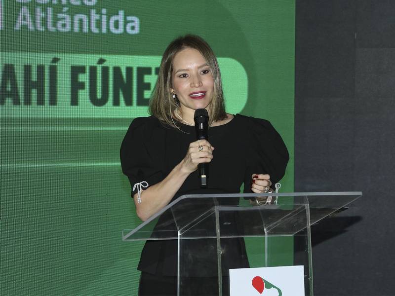 Sarahí Fúnez, VP de Negocios Corporativos de Banco Atlántida, explicó los beneficios exclusivos que recibirán los tarjetahabientes al cuadruplicar sus oportunidades de ganar al pagar desde la aplicación Puma Pris.