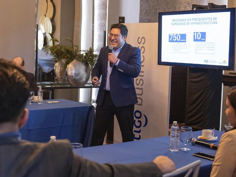 La ciberseguridad en la nube permite proteger aplicaciones, usuarios y datos mediante modelos SSE, WAF y Zero Trust, garantizando acceso seguro, visibilidad centralizada y cumplimiento en entornos híbridos.