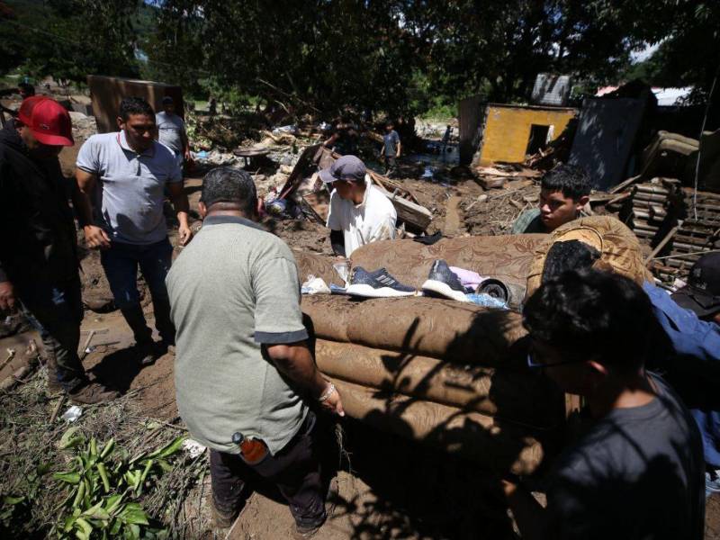 Río Abajo, una aldea del Distrito Central, se convirtió en la zona cero del desastre. Las lluvias arrasaron con todo a su paso.
