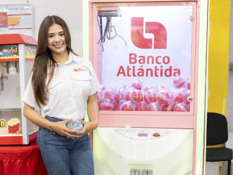 Los clientes que pagaron con Tarjetas de Banco Atlántida disfrutaron de beneficios exclusivos y premios al instante durante las actividades de aniversario.