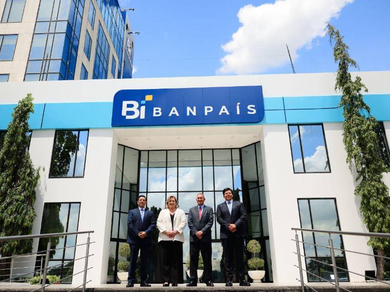 Banpaís renueva su identidad visual manteniendo su nombre y sumando el símbolo Bi, una declaración de pertenencia a un grupo financiero líder en Centroamérica.