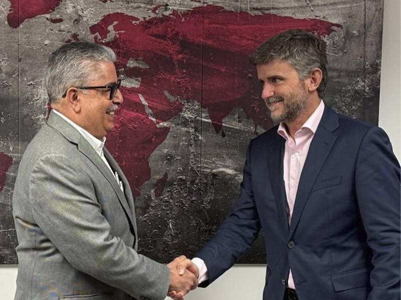 Gabriel Delgado y Nicolas Masjuan durante la consolidación del acuerdo.