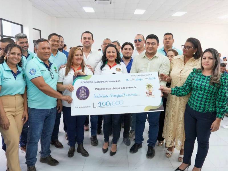 El Congreso Nacional entregó 100,000 lempiras al Instituto Froylán Turcios para el Festinapa y 150,000 lempiras al Instituto Ramón Rosa para el Tocoagol.