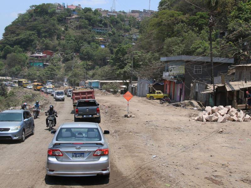 Nahúm Benítez, representante del sector empresarial, cuestionó el avance de la ampliación de la salida a Olancho y aseguró que en la zona “no se ve una obra consolidada”.