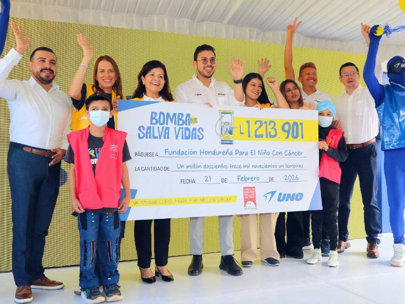 La iniciativa solidaria “La Bomba que Salva Vidas” hizo posible la recaudación de L1,213,901, cantidad que fue donada a la Fundación Hondureña para el Niño con Cáncer.