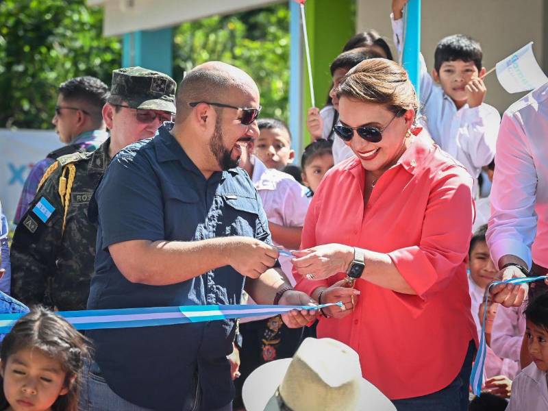 Durante la administración de Xiomara Castro, con Daniel Esponda al frente de Educación, se repartieron acuerdos en Francisco Morazán, Santa Bárbara y Olancho, tres departamentos que han sido bastiones políticos de Libre.