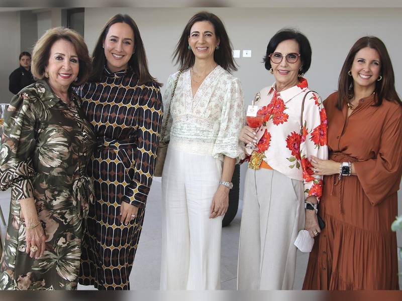 Los invitados recorrieron las renovadas instalaciones del hotel y disfrutaron de una velada que resaltó la evolución de Hotel Alameda, sin perder la esencia de servicio cercano que lo caracteriza desde su fundación.