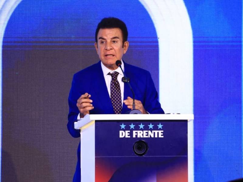 Salvador Nasralla expone sus propuestas de gobierno en el foro “De Frente” de la USAP.