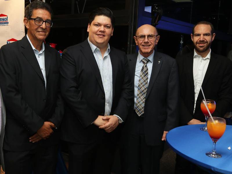 Empresarios, aliados y representantes del sector financiero asistieron a la inauguración de la nueva agencia en la capital.