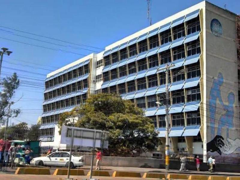 El Hospital Escuela concentra la atención de pacientes de distintas especialidades y registra una creciente mora quirúrgica.
