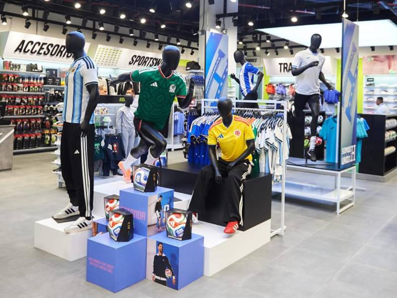 La nueva tienda Sportia, diseñada para brindar una experiencia de compra moderna, dinámica y enfocada en el rendimiento deportivo.