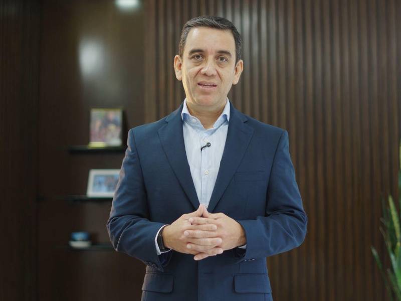 Eurípides Cálix, gerente general de Banco CUSCATLAN.