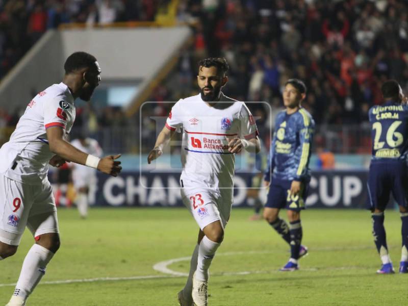 Imágenes del desarrollo del partido.